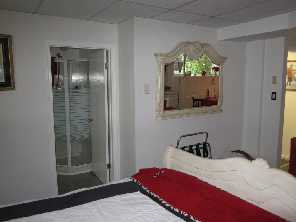Casey'S Bed & Breakfast Whitehorse Room photo
