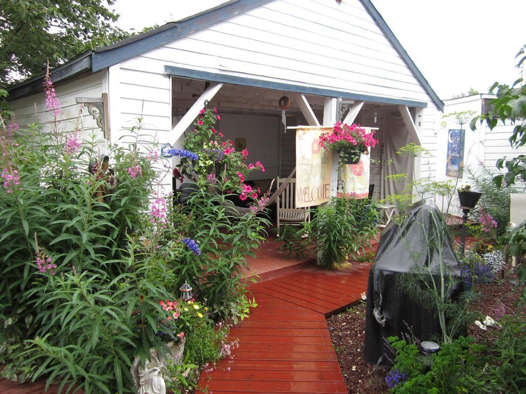 Casey'S Bed & Breakfast Whitehorse Room photo