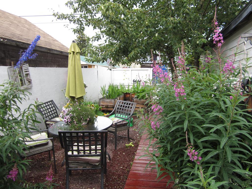 Casey'S Bed & Breakfast Whitehorse Room photo