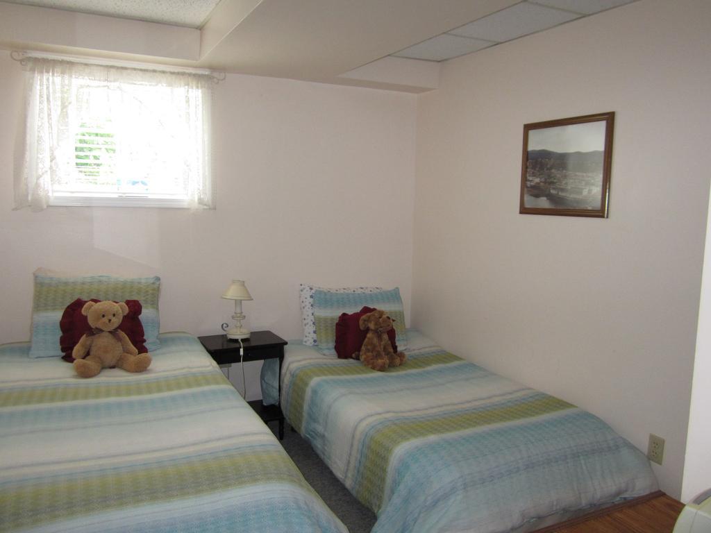 Casey'S Bed & Breakfast Whitehorse Room photo