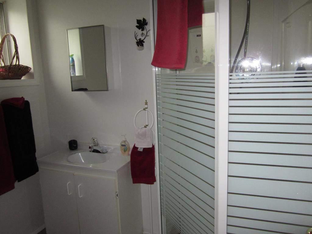 Casey'S Bed & Breakfast Whitehorse Room photo