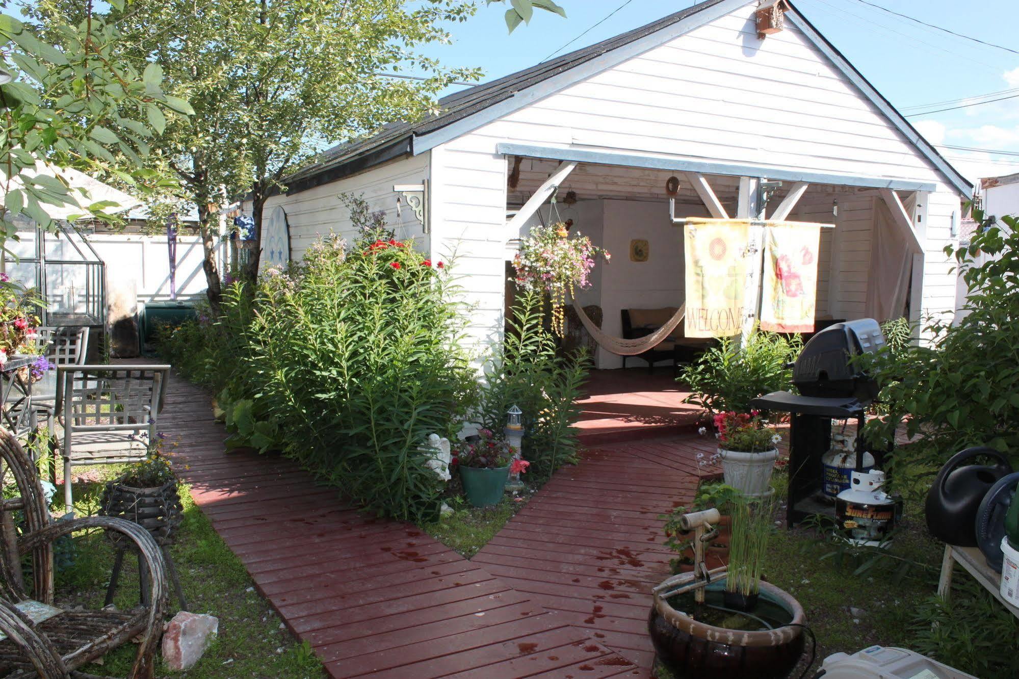 Casey'S Bed & Breakfast Whitehorse Exterior photo
