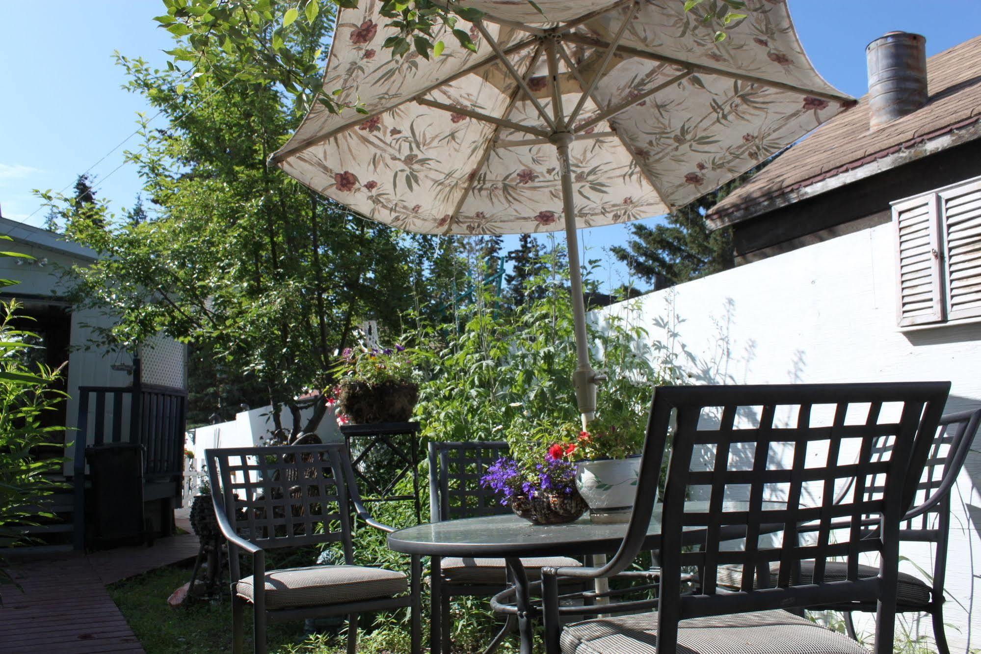 Casey'S Bed & Breakfast Whitehorse Exterior photo